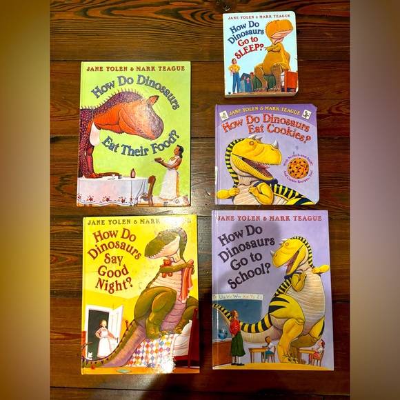 Lot of How Do Dinosaurs Books - Picture 1 of 1